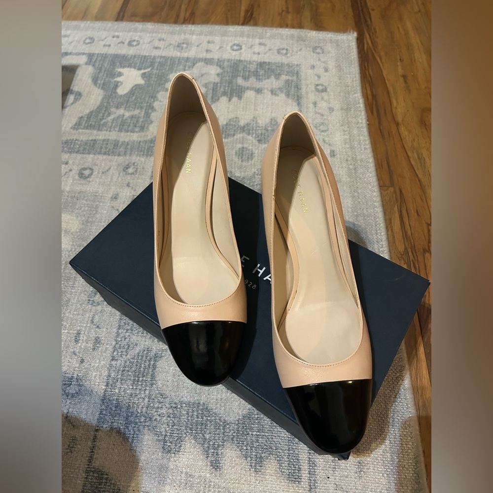 Cole Haan Women's Black and Cream Heels